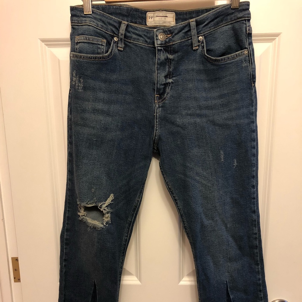 Free people slight distressed denim jeans size 29